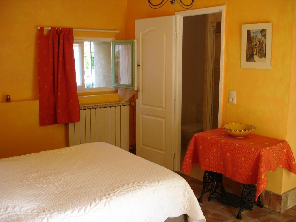 Domaine De La Grange Neuve Hotel La Roque-sur-Pernes Phòng bức ảnh